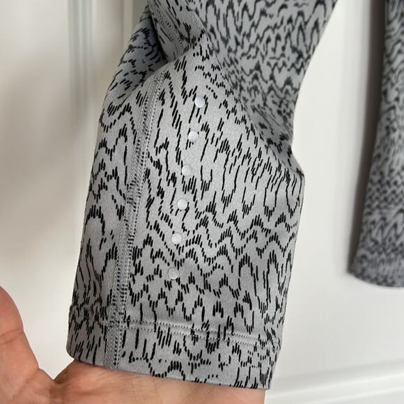 Nike Dri-Fit Grey/Black Mid Rise Cropped Leggings Drawstrings Pockets Size M - Picture 6 of 12